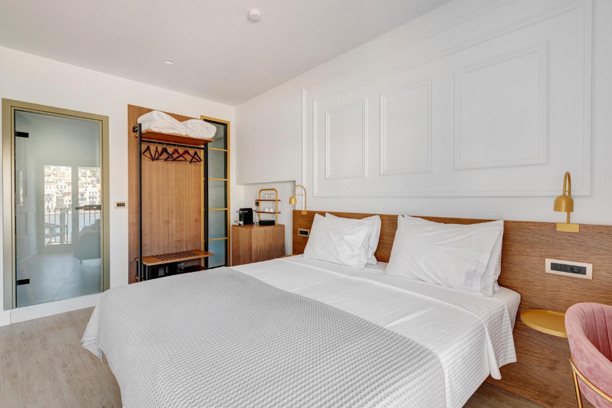 Eclectic Syros Bed & Breakfast Ermoupoli Exterior photo